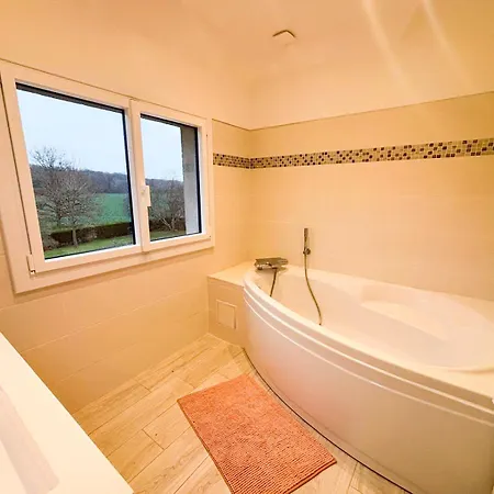 Belle Longere Normande Avec Piscine Chauffee * Pullay