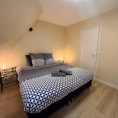 Holiday home Belle Longere Normande Avec Piscine Chauffee Pullay